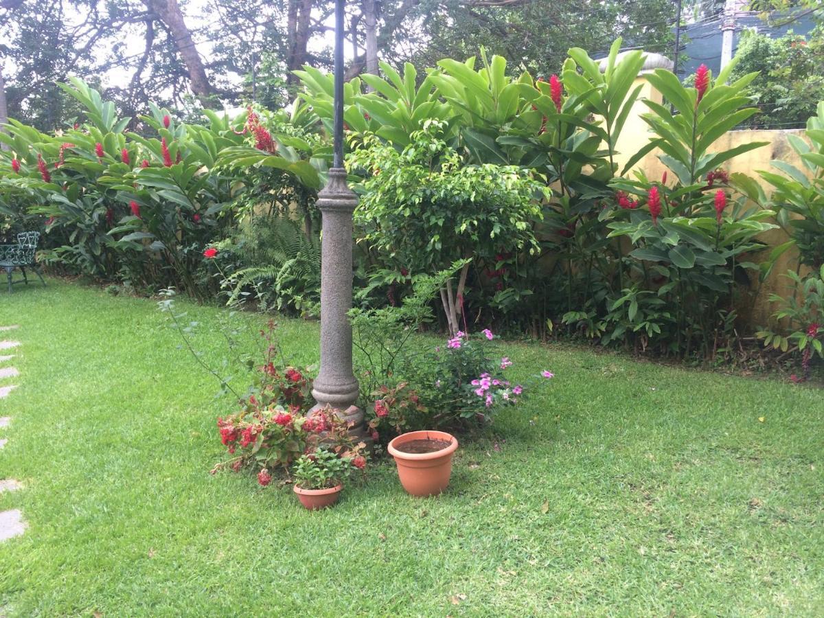 Monblanc Apartamento Completo ซานซัลวาดอร์ ภายนอก รูปภาพ